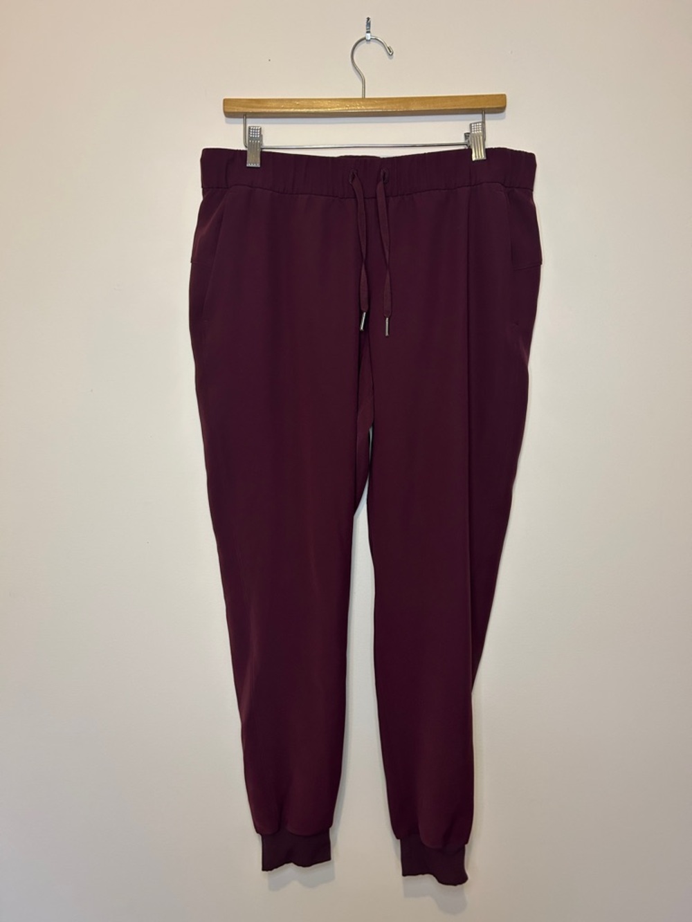 Lululemon On the Fly Jogger Woven Cassis Size 10 28” Burgundy - Picture 2 of 7